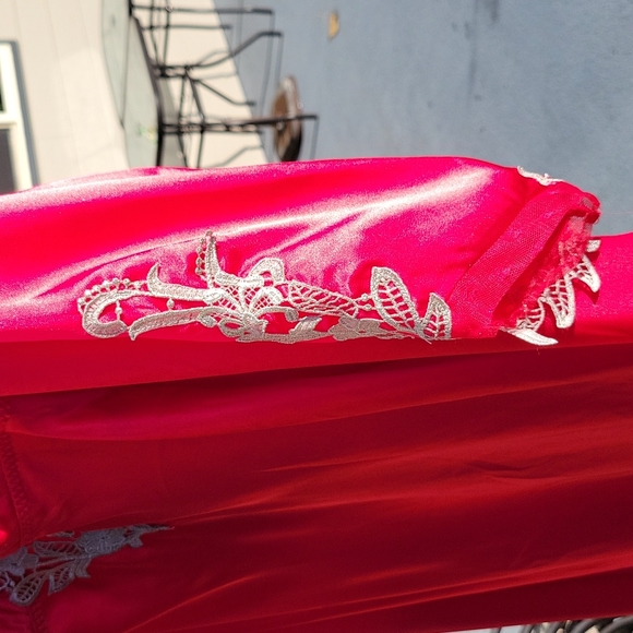 NWT Flora by Flora Nikrooz Stella Satin Red Long Night Gown & Robe Set - Picture 10 of 16